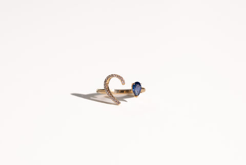 Amore Sapphire Diamond Ring