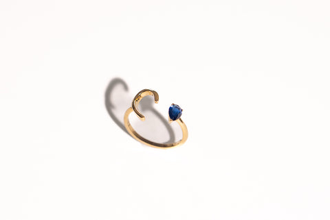 Amore Sapphire Gold Ring