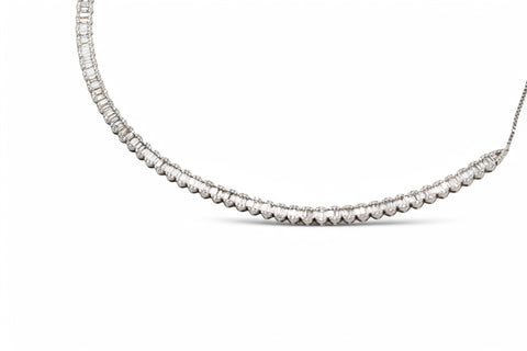 Adjustable 18 Kt white gold necklace with diamonds