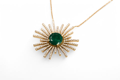 18 Kt yellow gold necklace with diamonds and emerald