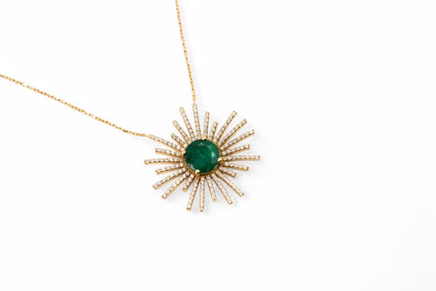 18 Kt yellow gold necklace with diamonds and emerald
