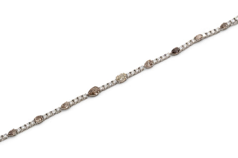 18 kt white gold bracelet with white and brown diamonds