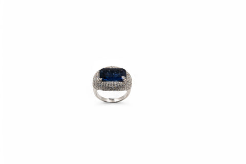 18 Kt gold ring with diamond and sapphire