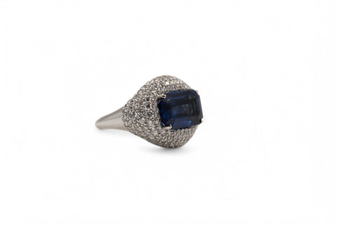18 Kt gold ring with diamond and sapphire