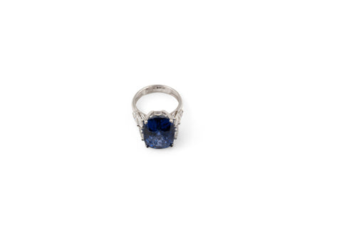 18 Kt gold ring with diamond and sapphire