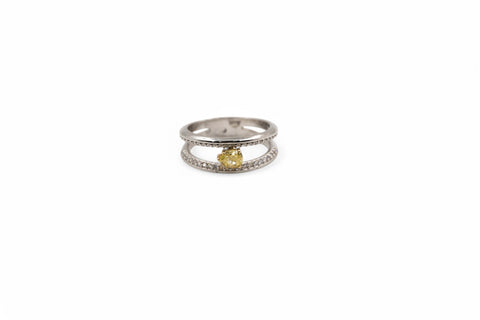 18 Kt gold ring with diamond