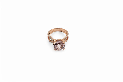 18 Kt rose gold diamond ring with kunzite