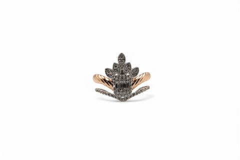 18 kt gold ring with diamonds
