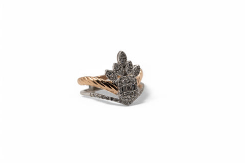 18 kt gold ring with diamonds