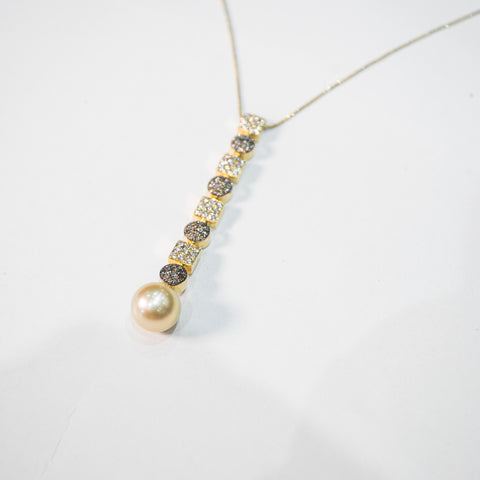 A Pearl in Diamond String Necklace