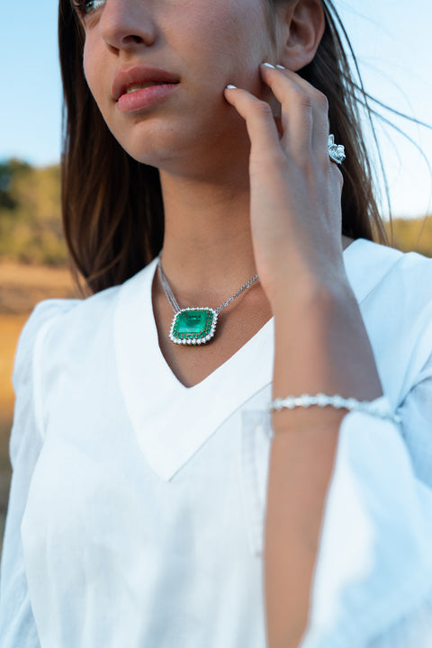 Emerald Stone Necklace with White Diamonds - Shami Jewelry